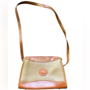 Dooney & Bourke Vintage 80s/90s Tan and Brown Leather Crossbody/Shoulder Bag